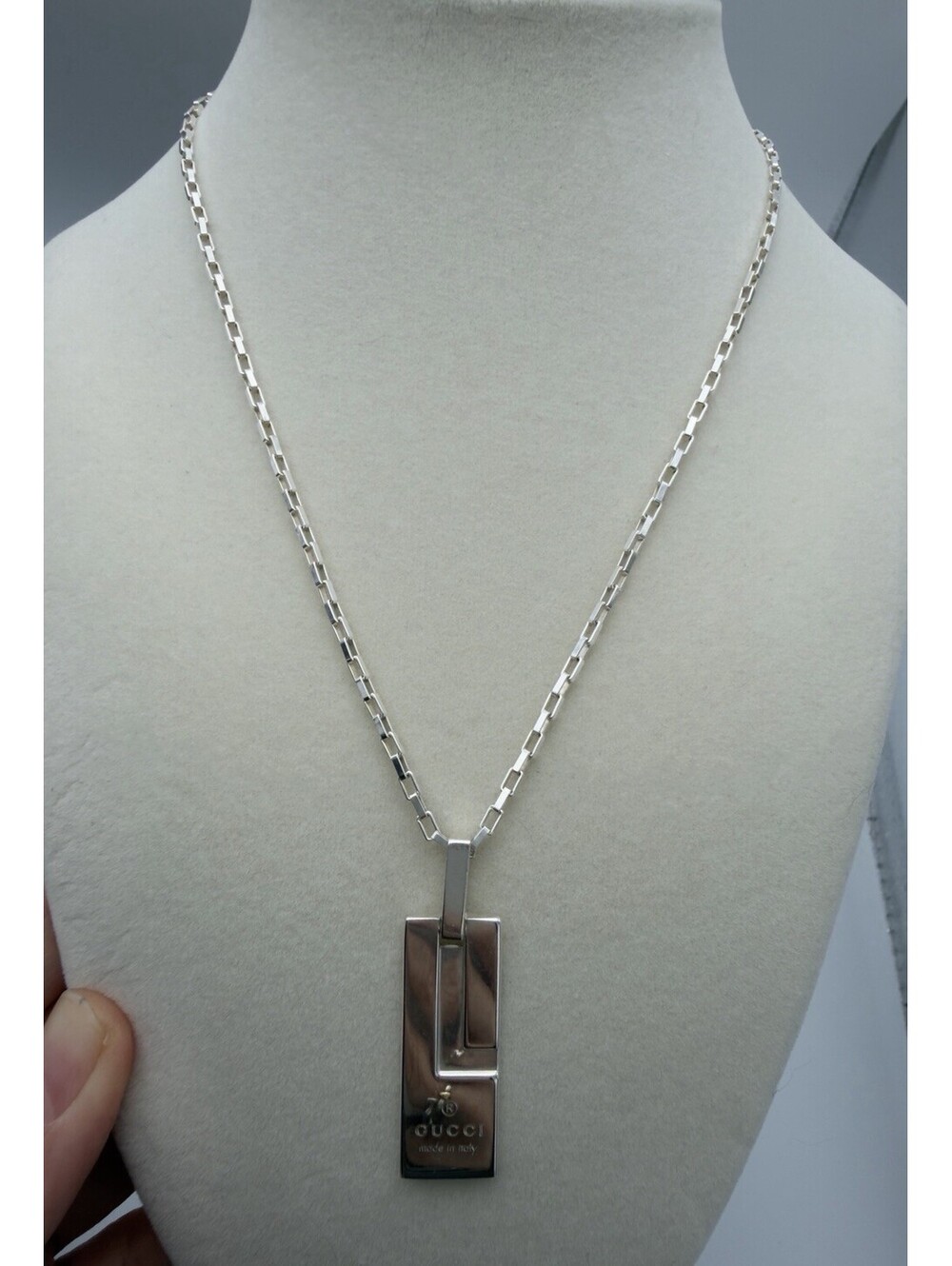 Authentic Gucci Trademark Engraved G Pendant Chain Necklace Made In Italy